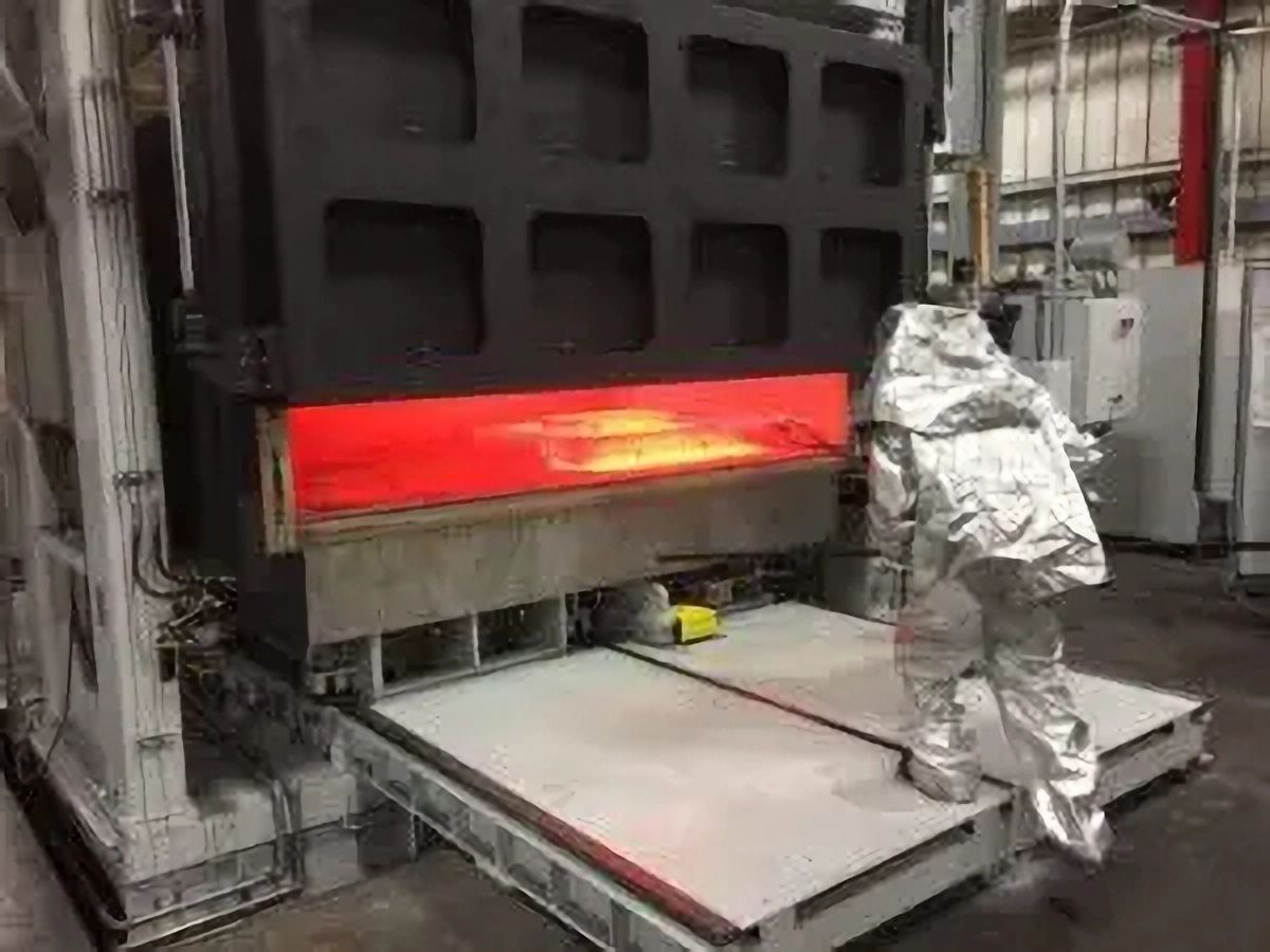 Hot forming press